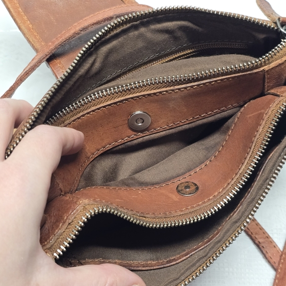 Vilenca Holland Genuine Cognac Brown Leather Crossbody Bay Purse Boho Chic - Picture 12 of 14